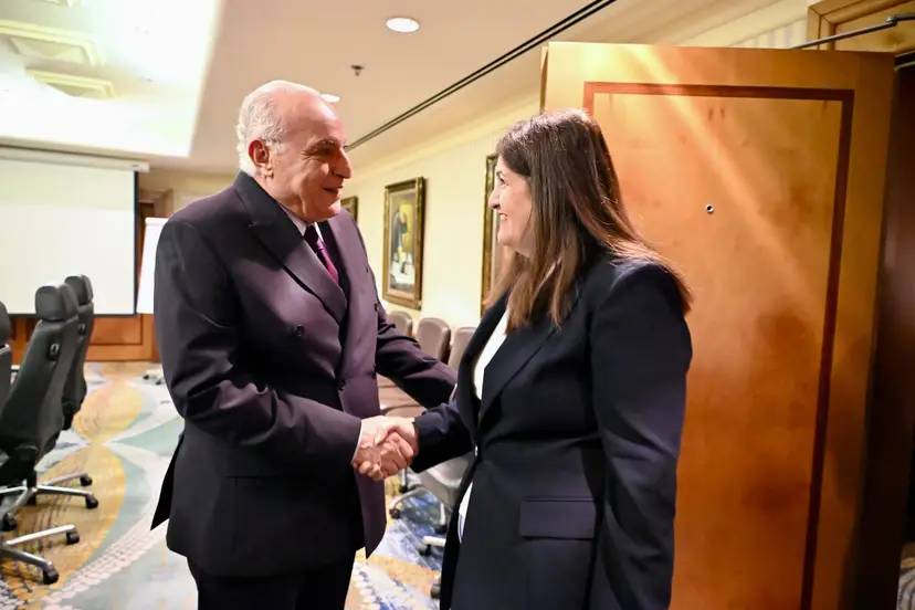 M. Attaf rencontre son homologue palestinien à Djeddah